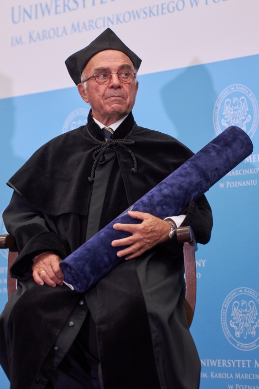 Doktor Honoris Causa - Prof. Andrea R. Genazzani