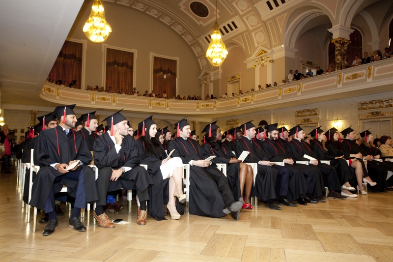 Dyplomatorium absolwentów programów anglojęzycznych