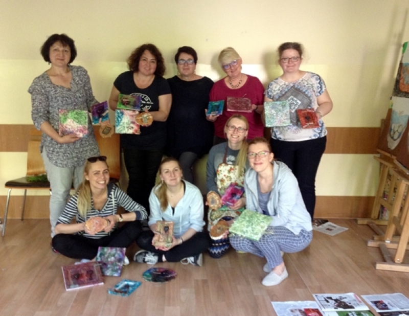 Dialog międzypokoleniowy i rozwijanie nowych umiejętności terapeutycznych