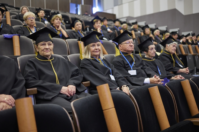 Odnowienie dyplomów magistra farmacji po 50 latach