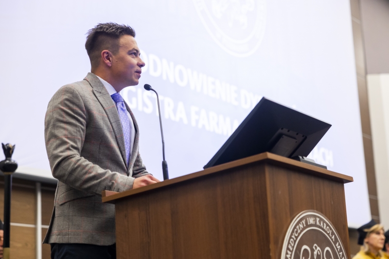 Odnowienie dyplomów magistra farmacji po 50 latach