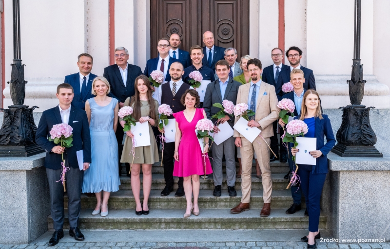 Stypendia dla młodych badaczy wręczone