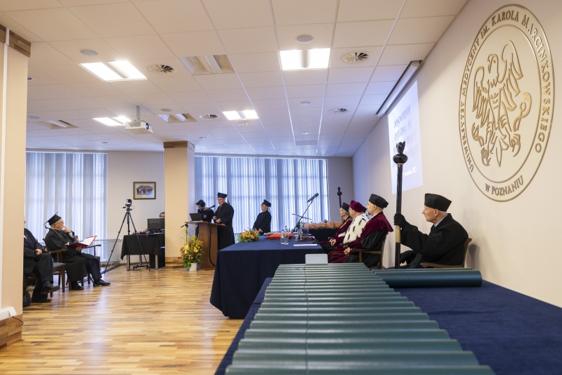 Odnowienie po 50 latach dyplomów lekarza dentysty