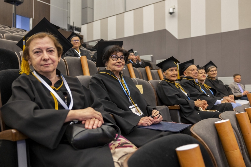 Odnowienie dyplomów magistra farmacji po 50 latach