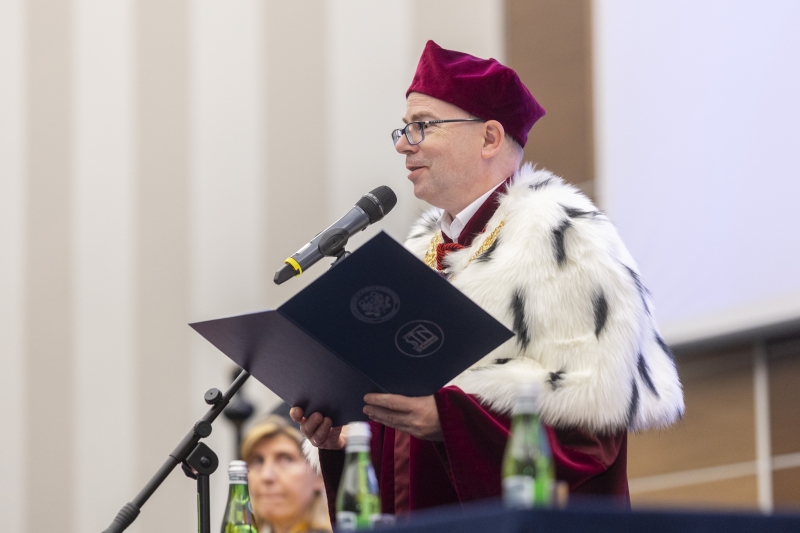 Odnowienie dyplomów magistra farmacji po 50 latach