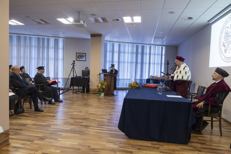 Odnowienie po 50 latach dyplomów lekarza dentysty