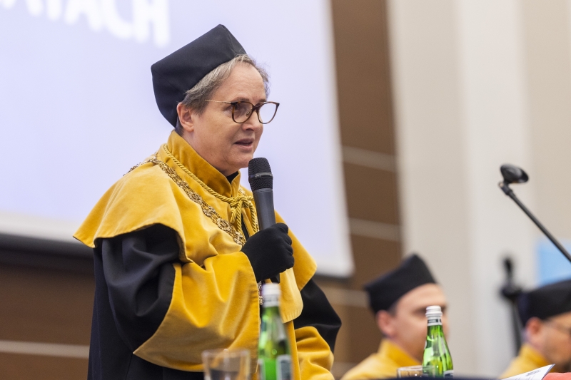 Odnowienie dyplomów magistra farmacji po 50 latach