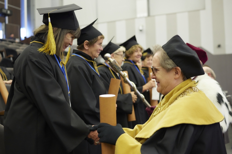 Odnowienie dyplomów magistra farmacji po 50 latach