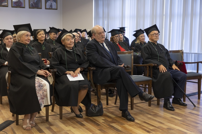 Odnowienie po 50 latach dyplomów lekarza dentysty