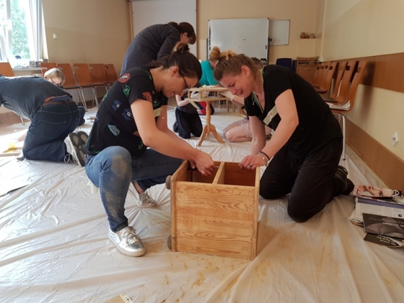 Dialog międzypokoleniowy i rozwijanie nowych umiejętności terapeutycznych