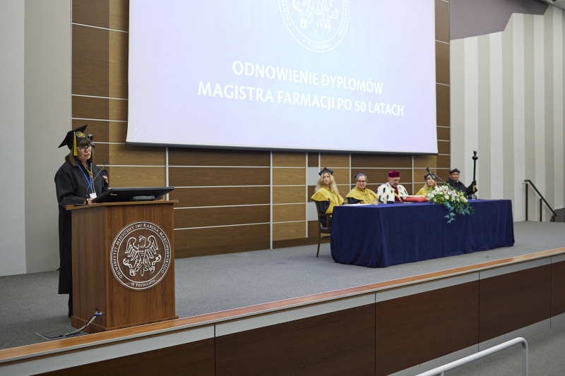 Odnowienie dyplomów magistra farmacji po 50 latach