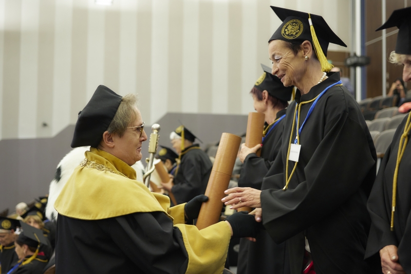 Odnowienie dyplomów magistra farmacji po 50 latach