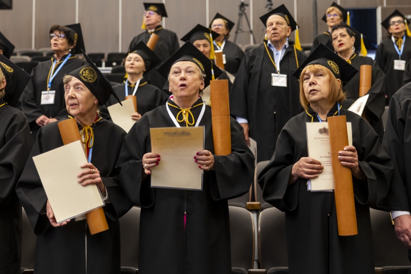 Odnowienie dyplomów magistra farmacji po 50 latach
