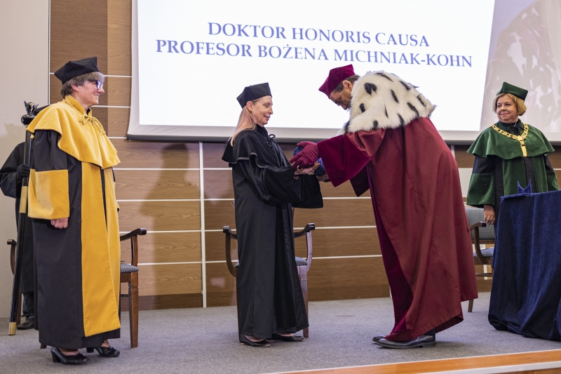 Doktor Honoris Causa - prof. Bożena Michniak-Kohn