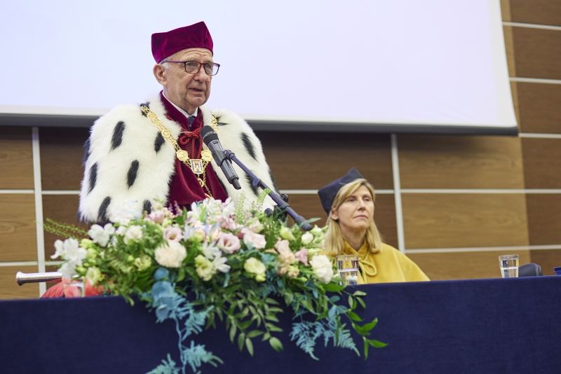 Odnowienie dyplomów magistra farmacji po 50 latach