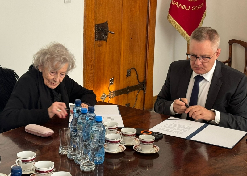 In Manu Medici Salus