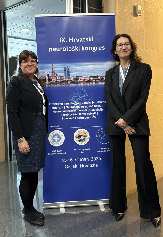 Na zdjęciu prof. Alicja Kalinowska (z prawej) z prof. Cecilią Rajda (z lewej) z Uniwersytetu Medycznego w Szeged (Segedyn, Węgry).