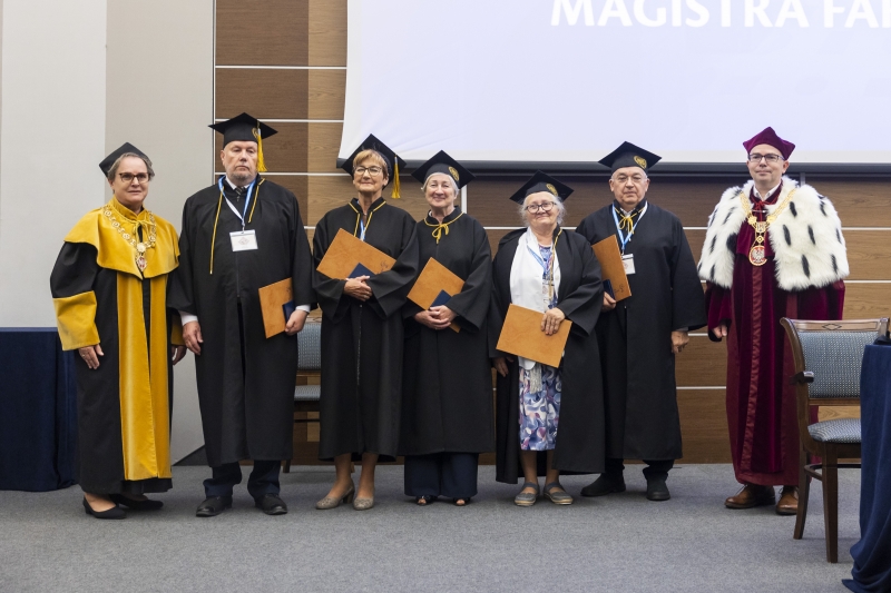 Odnowienie dyplomów magistra farmacji po 50 latach