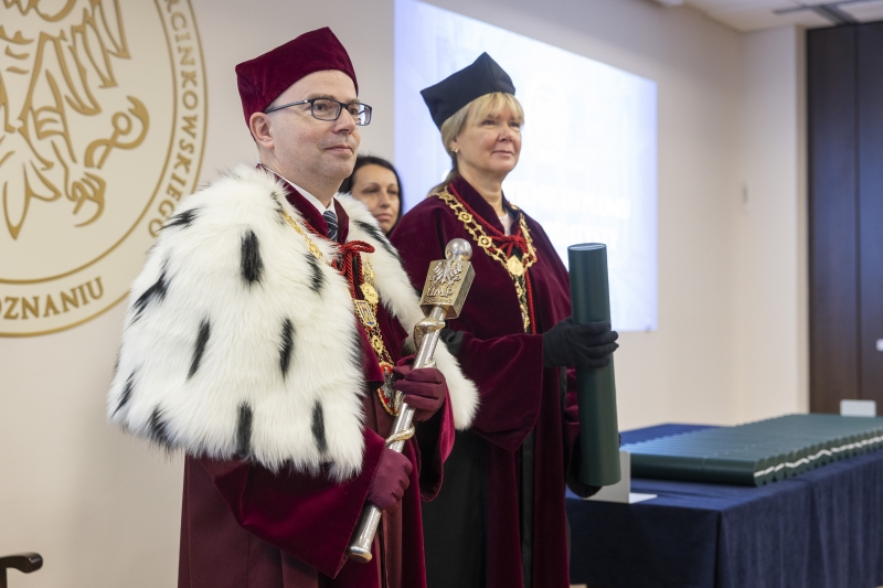 Odnowienie po 50 latach dyplomów lekarza dentysty