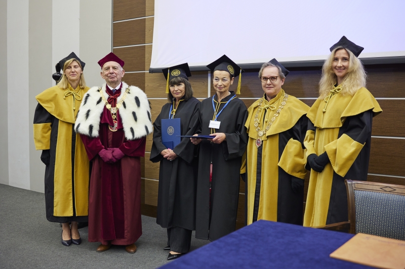 Odnowienie dyplomów magistra farmacji po 50 latach